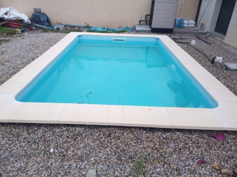 Construction de piscine béton vers Montrevel-en-Bresse